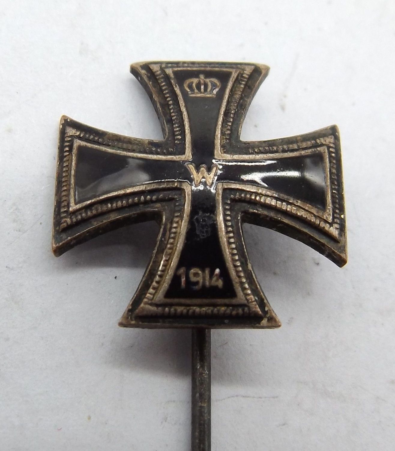 Deutsches Reich: Eisernes Kreuz 1914, Miniatur, emailliert, an Nadel, Maße ca. 16 x 16 mm.