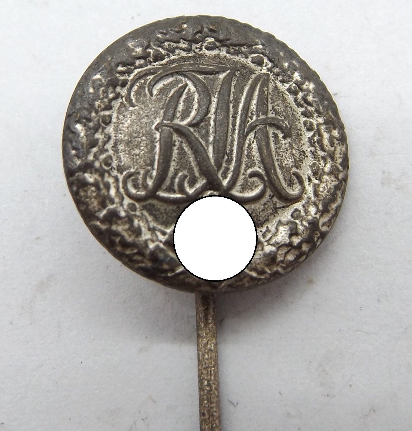 3: Reich: Reichsjugend- Sportabzeichen für Jungen. „RJA“ 2. Modell, Hersteller Wernstein, Jena, Durchmesser ca. 16 mm. 3: Reich: Reichsjugend- Sportabzeichen für Jungen. „RJA“ 2. Modell, Hersteller Wernstein, Jena, Durchmesser ca. 16 mm.