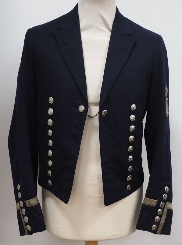 Kaiserliche Marine: Messejacke / Paradejacke für einen Obermaschinenmaat / Obermaschinisten, Knopfschliesse mit Kettchen, Schlaufen für Auszeichnungen. Kaiserliche Marine: Messejacke / Paradejacke für einen Obermaschinenmaat / Obermaschinisten, Knopfschliesse mit Kettchen, Schlaufen für Auszeichnungen.