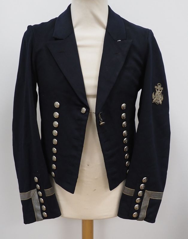 Kaiserliche Marine: Messejacke / Paradejacke für einen Feuerwerksmaat, Knopfschliesse mit Kettchen, Trägeretikett.