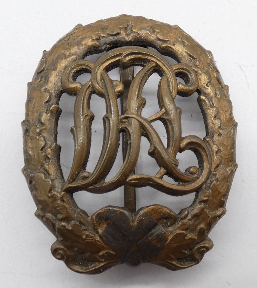 Deutsches Reichssportabzeichen DRA in Bronze, Hersteller Wernstein, Jena,  D.R.G.M. Nummer.
