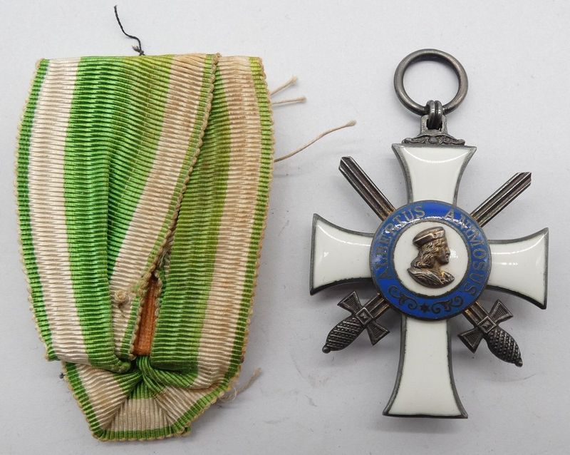 Sachsen: Albrechtsorden, Ritterkreuz 2. Klasse mit Schwertern, Hersteller Scharffenberg Dresden, ohne Beschädigungen.