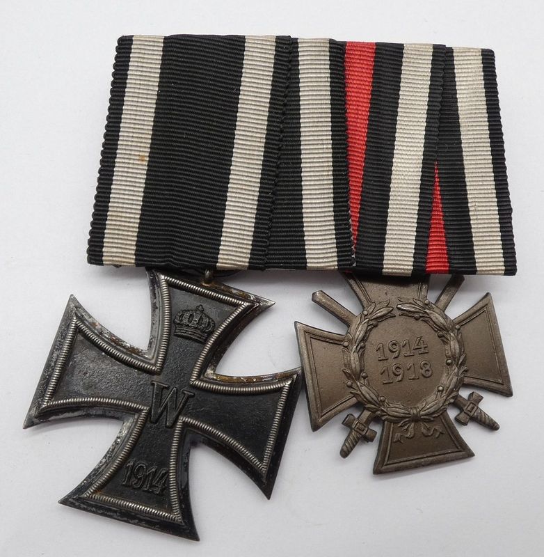 Deutsches Reich: 2-er Ordensschnalle, EK2 und FEK, FEK mit Herstellermarkierung.