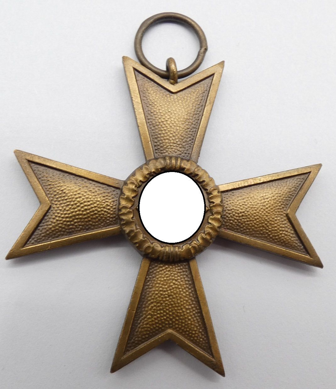 Kriegsverdienstkreuz KVK 2. Klasse ohne Schwerter, Hersteller 60 für die Firma Katz & Deyle, Pforzheim, mit Band.