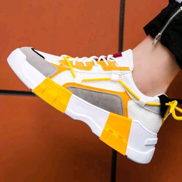 Color Sneaker