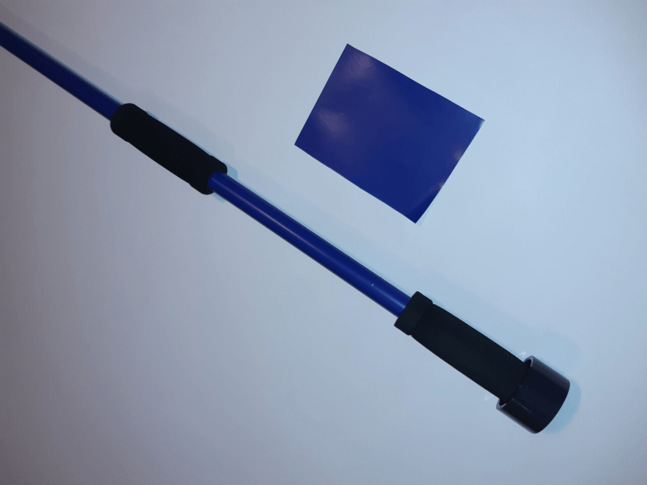 Blasrohr ca. 1,20 m mit 16 mm Innendurchmesser -   "Blaue  Designfolie"