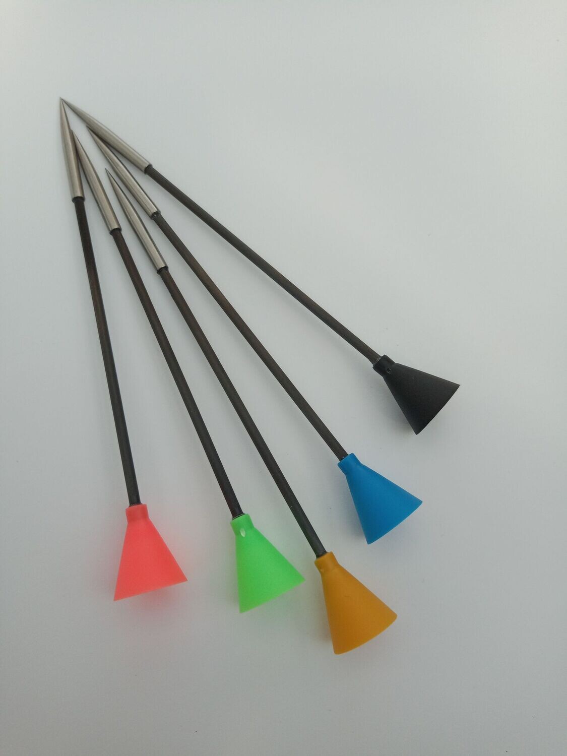 Carbonpfeile mit Edelstahlspitze , Kaliber .625, 16 mm, Neonhellrote Conen