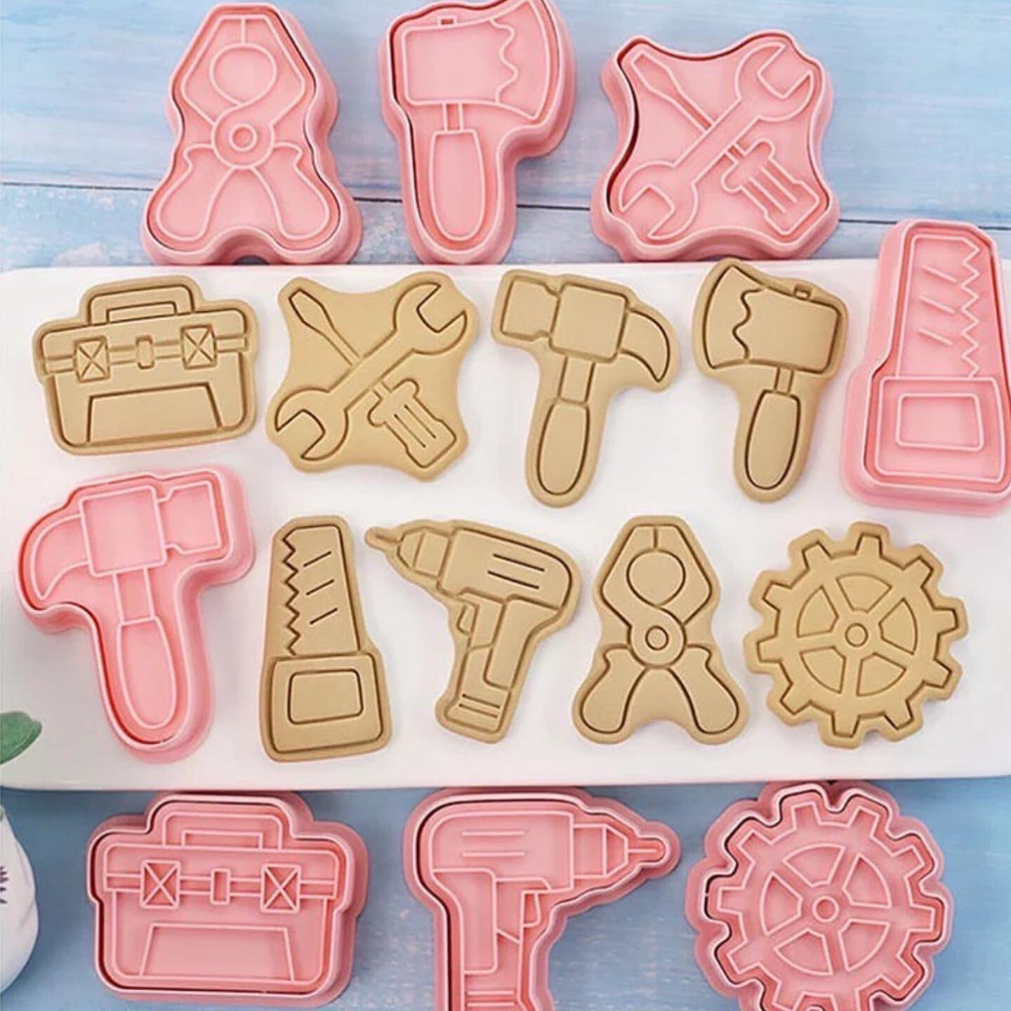 8pcs Tools Cookie Cutters And Stamps