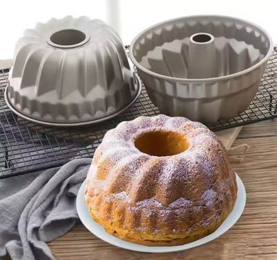 Babaroom Spiral Shape Non-Stick Cake Pan 