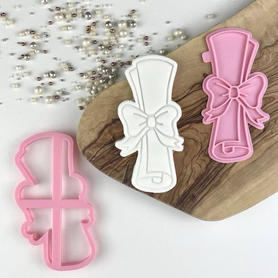 Graduation Cutter + Stamp 