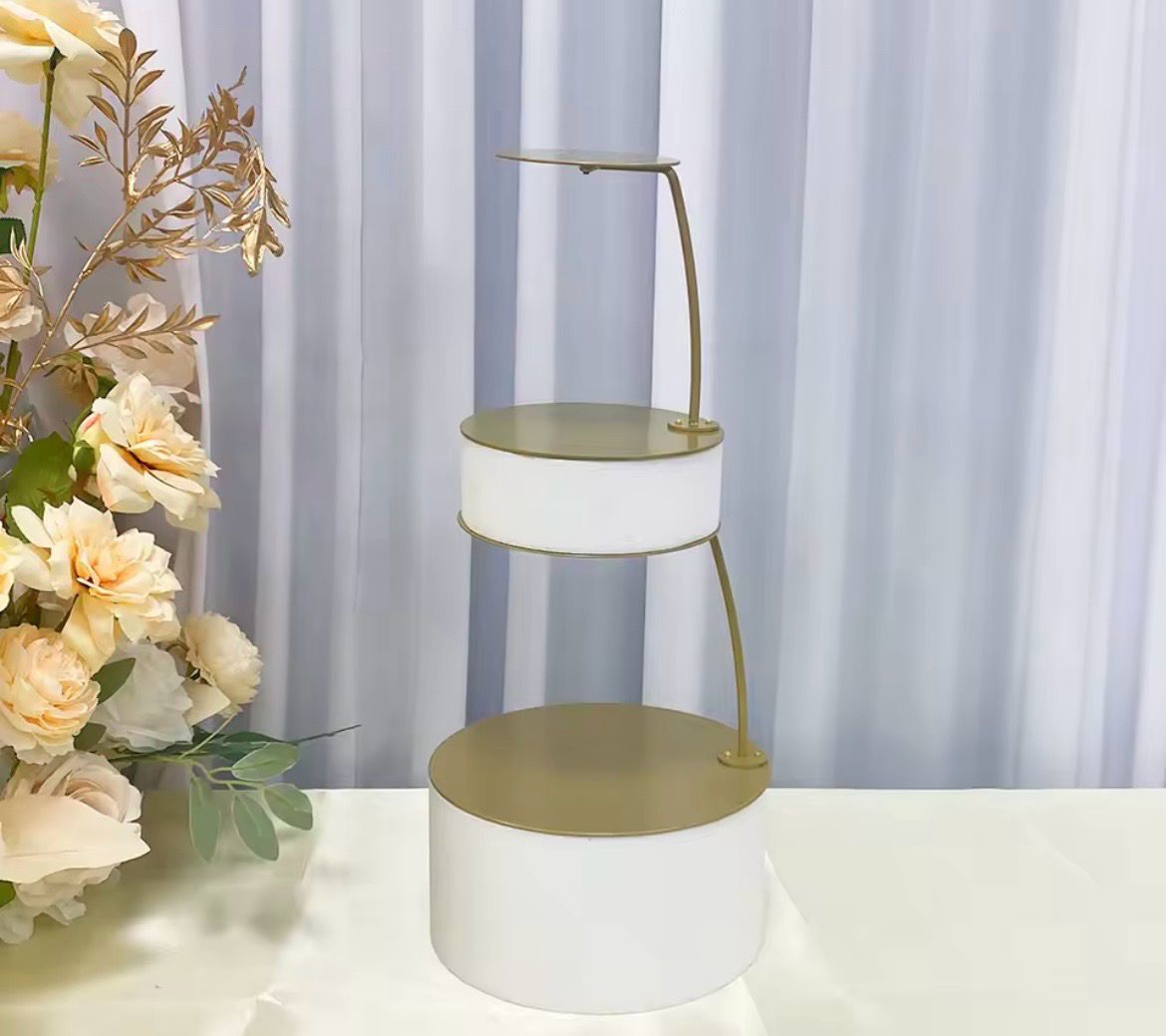 Iron Gold  Plated Floating Cake Separator 