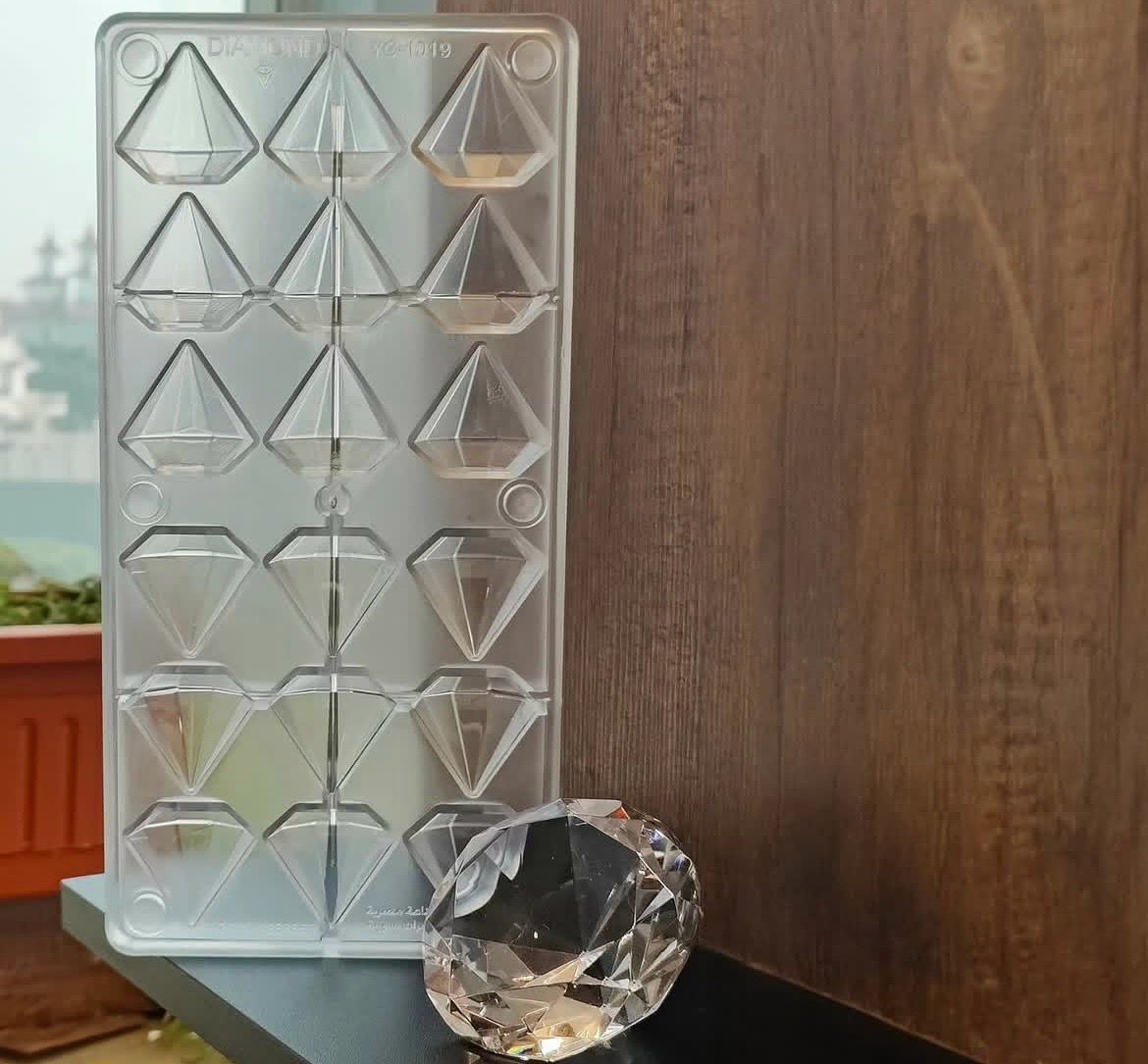 18 Cavity Diamond Shape Polycarbonate 