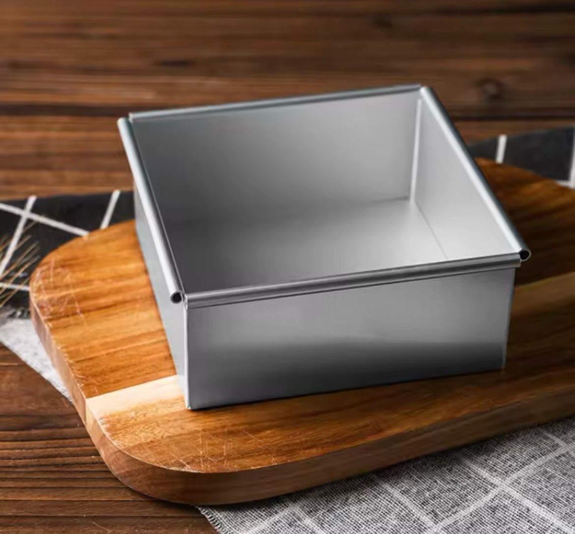 Aluminium Non Stick Fixed Bottom 7 inch Square Cake Pan  ( 18*18*7.5 )