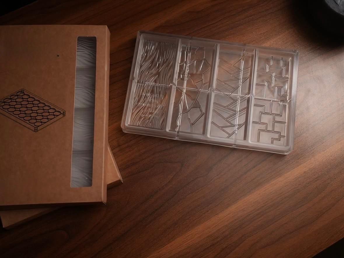 4 Cavity Mix Shape Bars Polycarbonate 