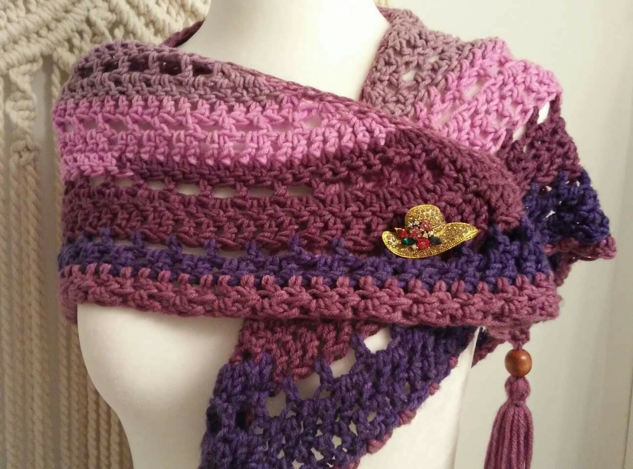 Jolie broche &quot;Chapeau et Fleurs&quot;