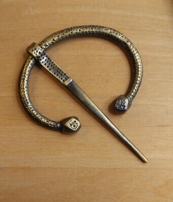 Broche pénannulaire