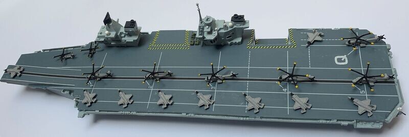 MTM059 - 1/700th Scale HMS Queen Elizabeth and Air Group by MT Miniatures
