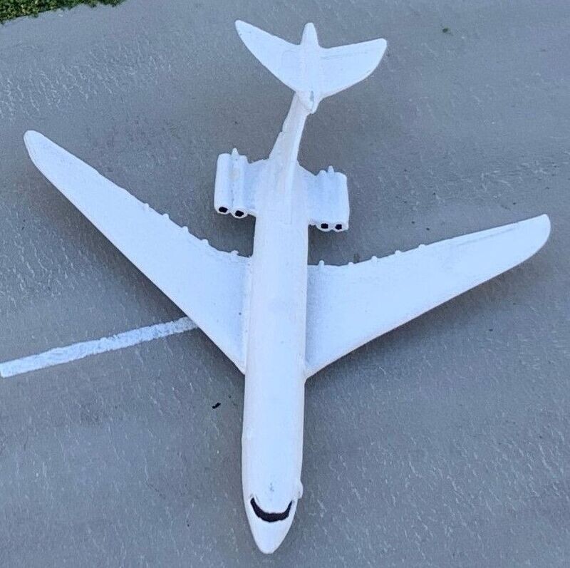 MTM087 - 1/700th Scale Vickers VC10 K3 Tanker by MT Miniatures