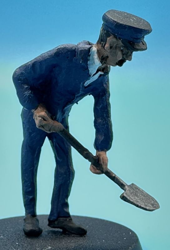 MTMO03 - O Gauge Figure, Fireman Stoking the Boiler - Casting by MT Miniatures