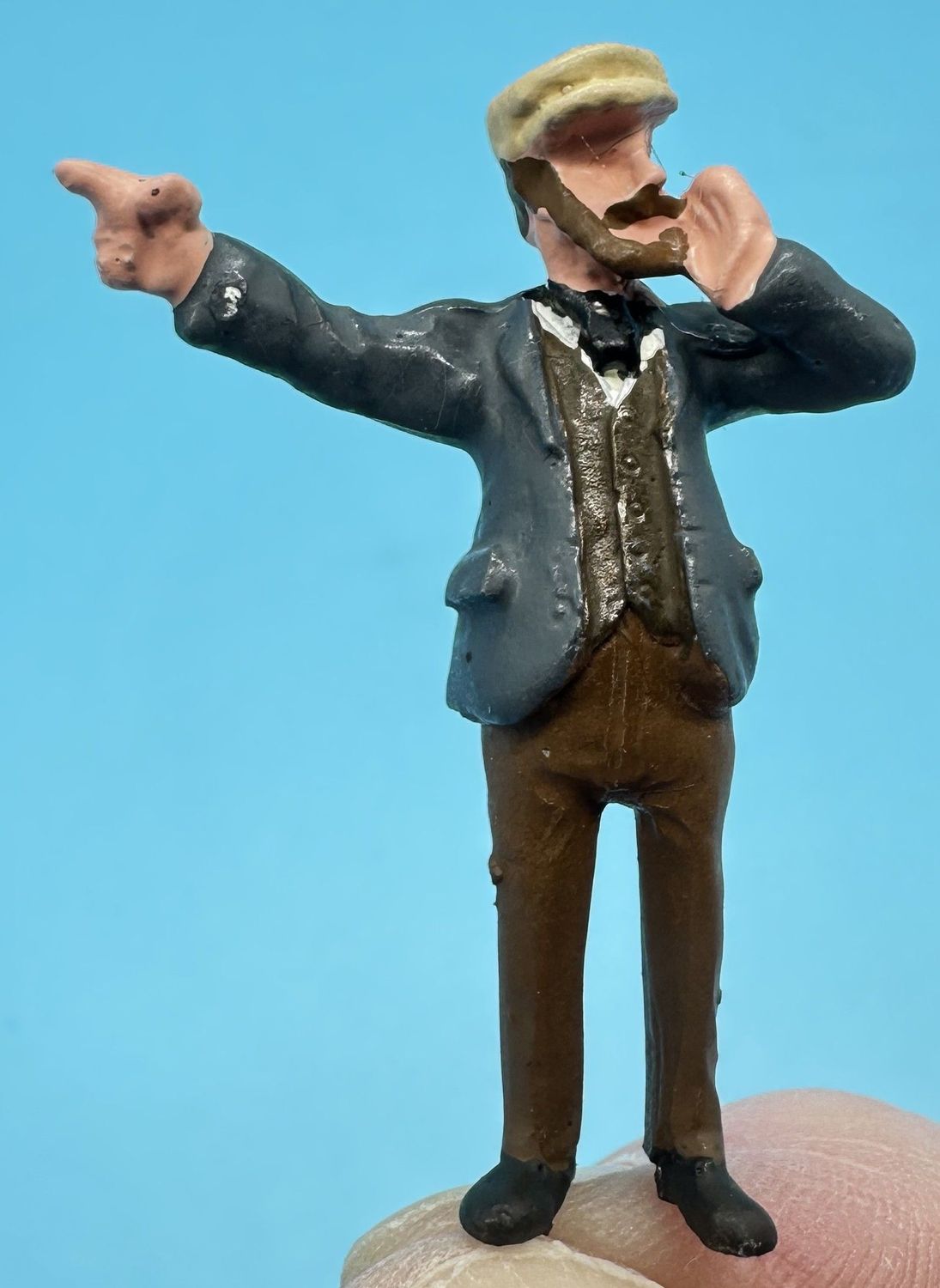 MTMO08P - O Gauge Figure, Foreman of Line Workers - Casting by MT Miniatures