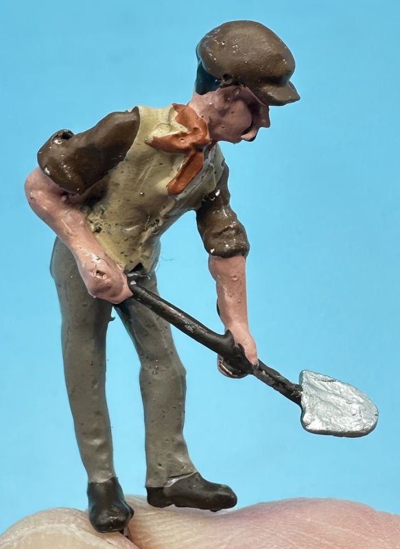 MTMO09P - O Gauge Figure, Worker No. 1 - by MT Miniatures