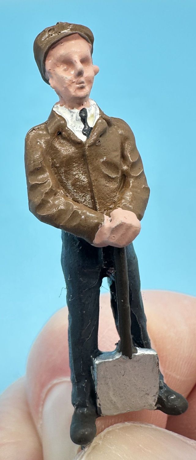 MTMO14P - O Gauge Figure, Worker No. 5 - by MT Miniatures