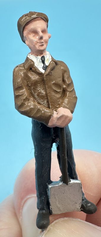 MTMO14P - O Gauge Figure, Worker No. 5 - by MT Miniatures