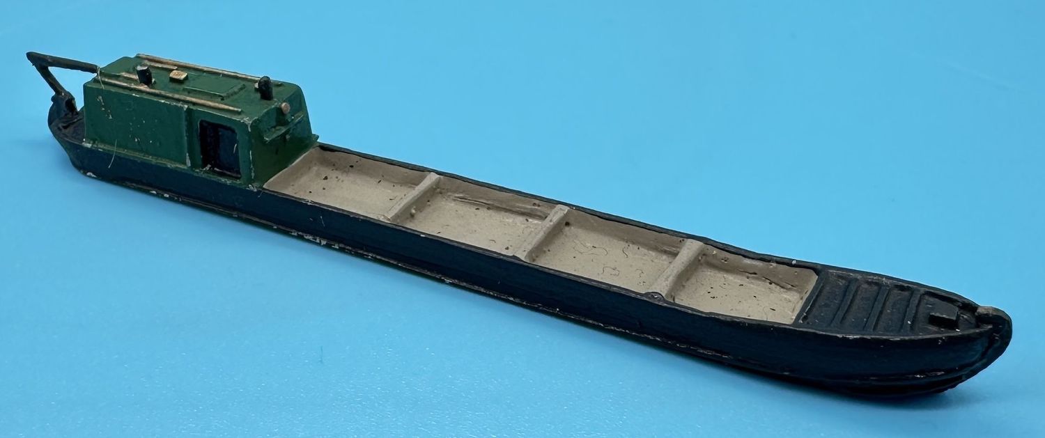MTMN04P - N Gauge 45 ft Empty Barge - Painted by MT Miniatures
