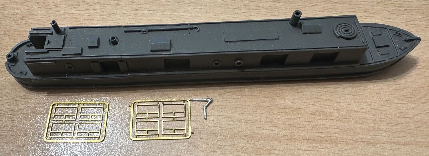 MTMROO001K - OO Gauge 45 ft Accommodation Narrow Boat - Kit by MT Miniatures