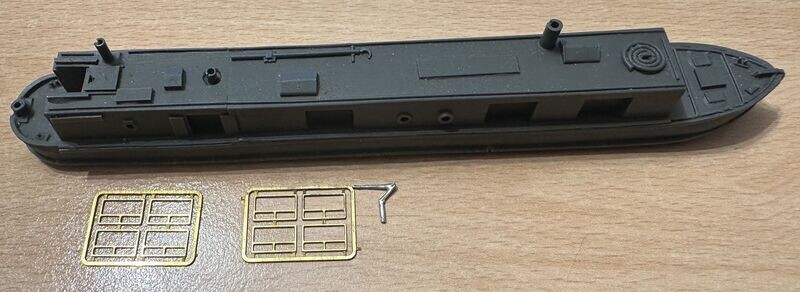 MTMROO001K - OO Gauge 45 ft Accommodation Narrow Boat - Kit by MT Miniatures