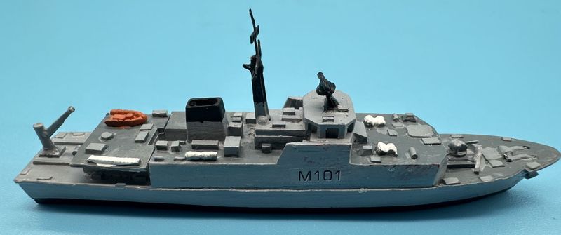 MTM098 - 1/700th Scale Sandown Class Minesweeper