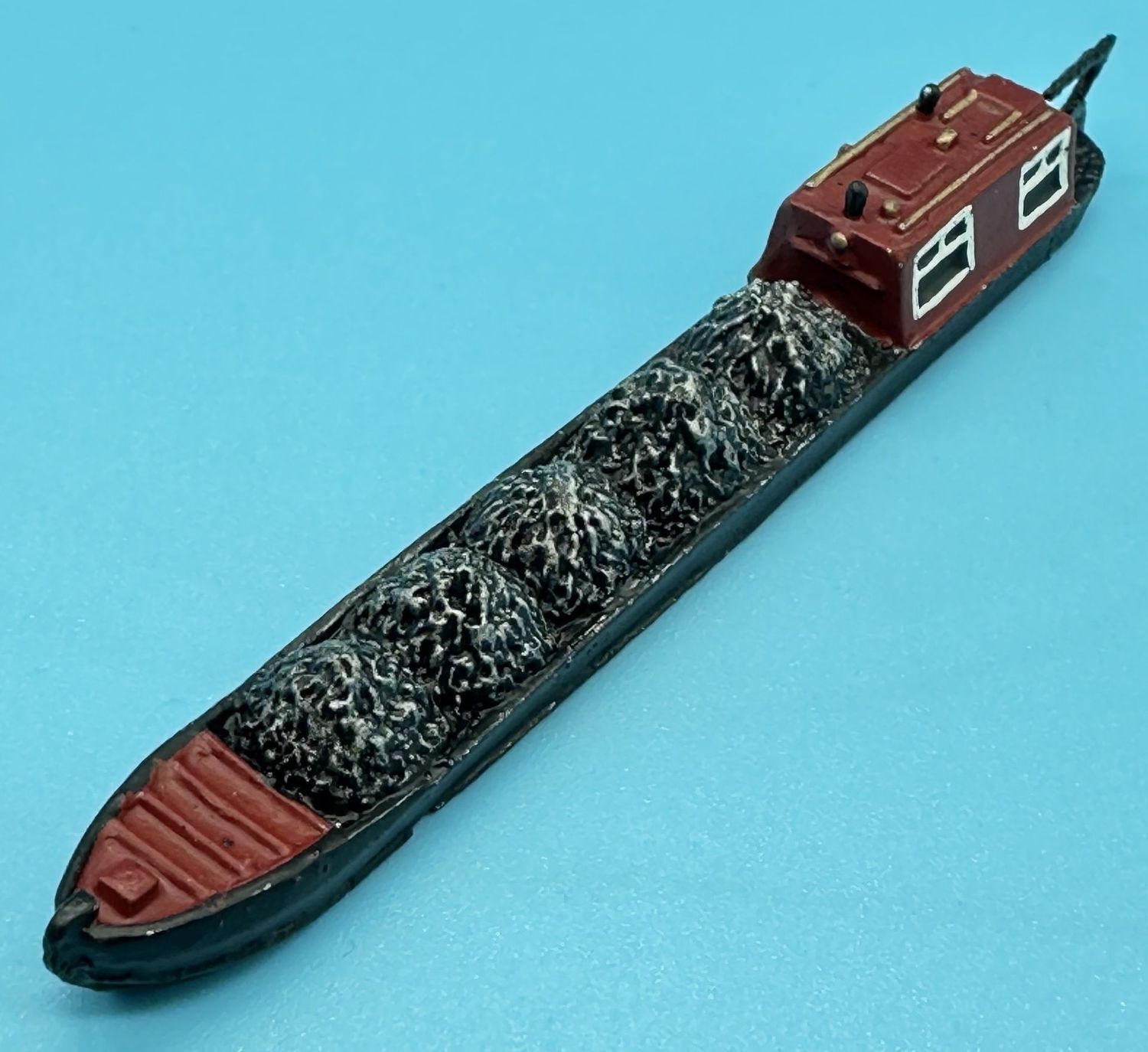 MTMN03P - N Gauge 45 ft Coal Barge - Painted by MT Miniatures