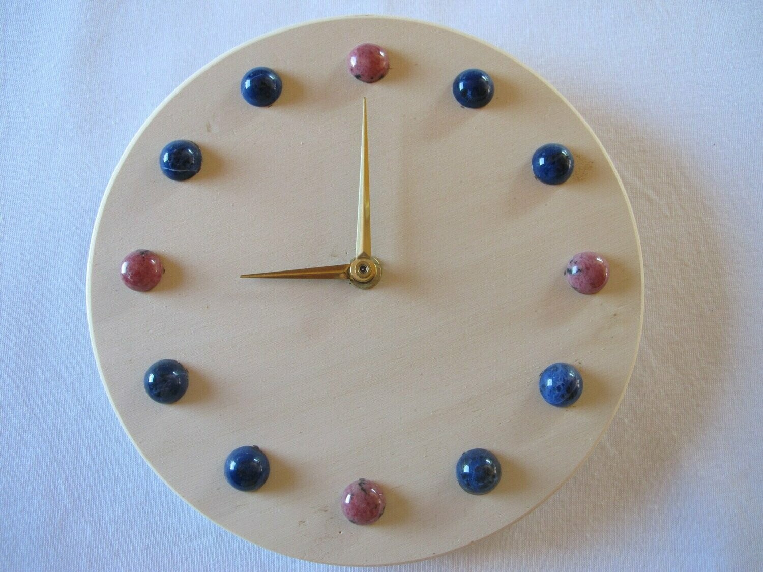 Rhodonit + Sodalith Wanduhr