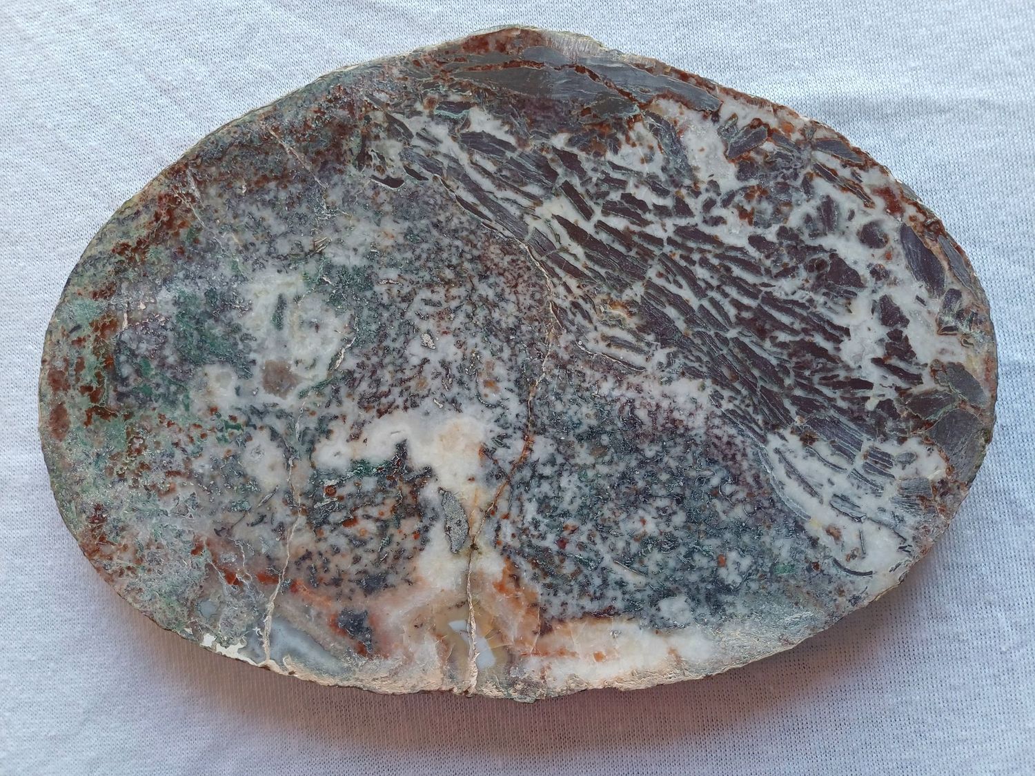 Platte dick mit verschiedenen Quarzeinschlüssen