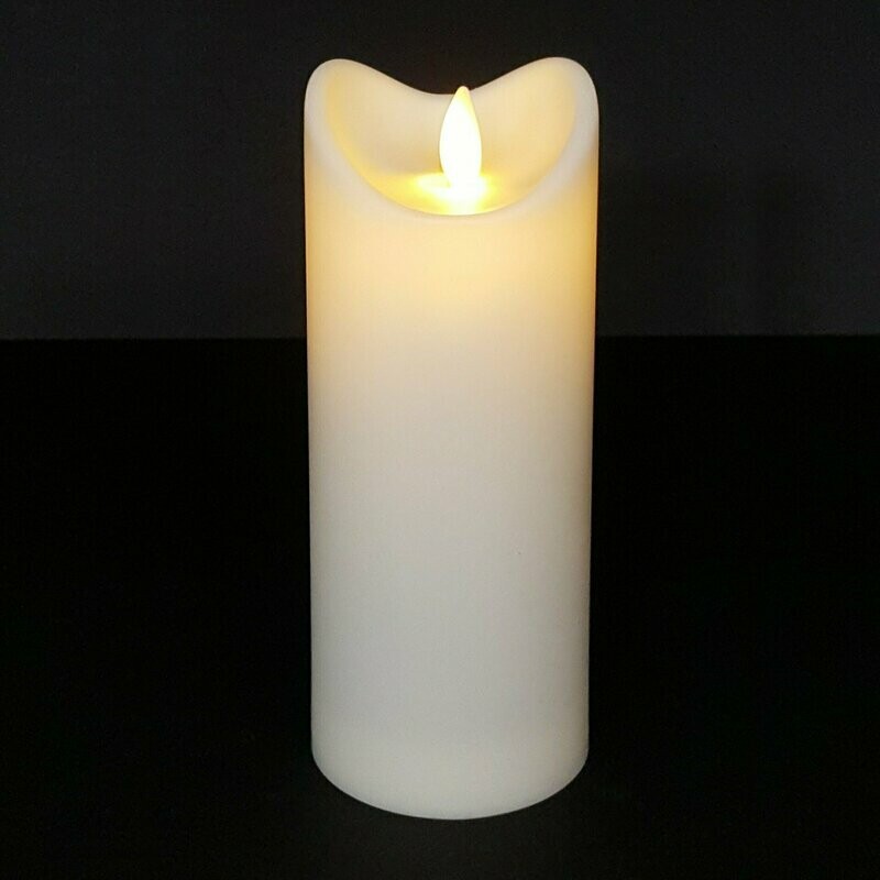 CANDELA A LED IN PLASTICA CON EFFETTO FIAMMA