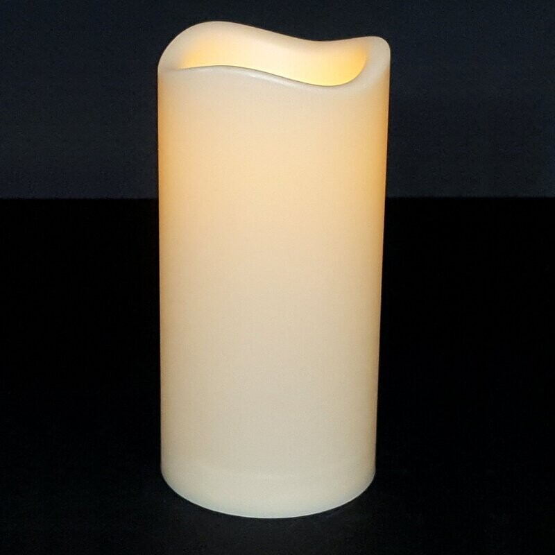 2967 - CANDELA A LED IN PLASTICA EFFETTO CERA