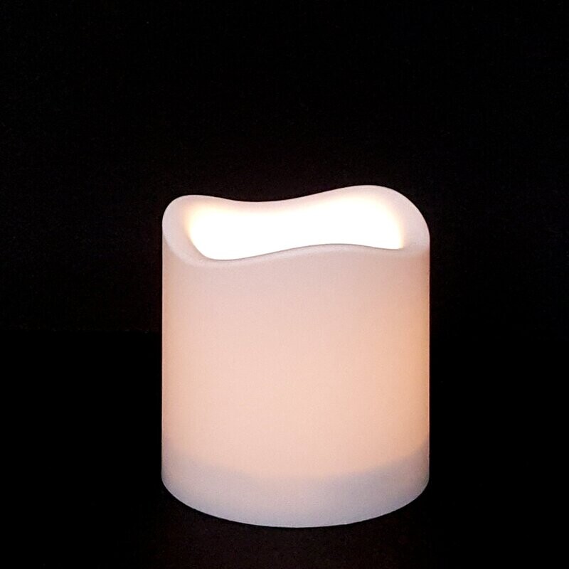 7767 - CANDELA A LED IN PLASTICA BIANCA EFFETTO CERA