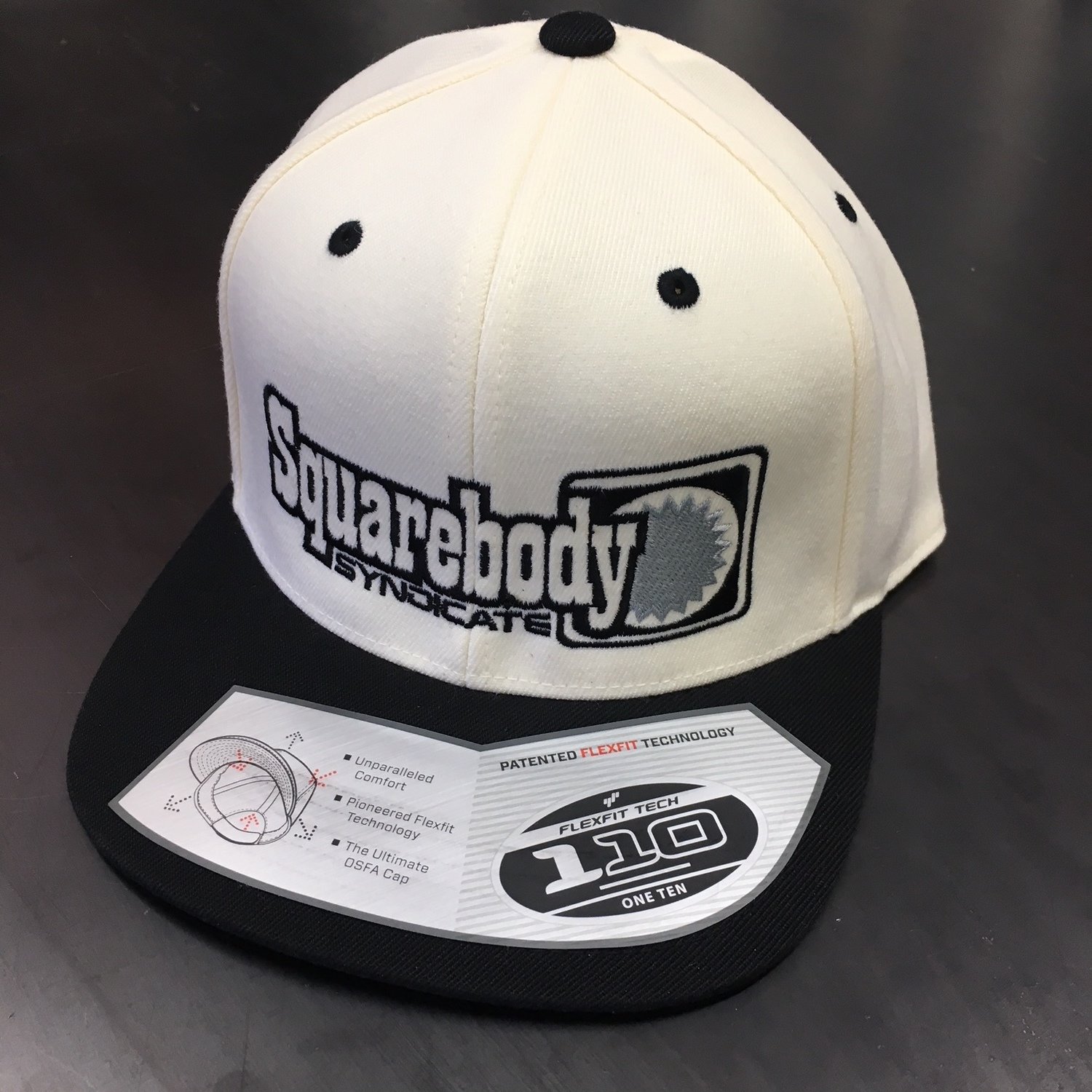 CREAM AND BLACK 110 SNAPBACK CREAM AND BLACK 110 SNAPBACK