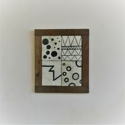 Pannello decorativo legno e ceramica raku - dipinto astratto - casa moderna o rustica -quadro in ceramica-dipinto - bianco e nero Pannello decorativo legno e ceramica raku - dipinto astratto - casa moderna o rustica -quadro in ceramica-dipinto - bianco e nero