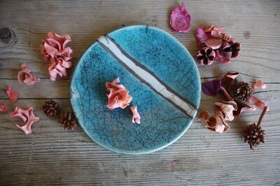 Piatto in ceramica raku azzurro, bianco craquelé porta sapone, porta gioielli, fatto a mano per casa, cucina, bagno Piatto in ceramica raku azzurro, bianco craquelé porta sapone, porta gioielli, fatto a mano per casa, cucina, bagno