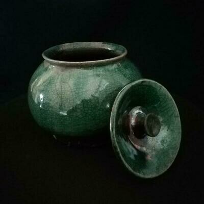 Contenitore in ceramica Raku - per i biscotti, le caramelle, cioccolatini, la frutta secca, etc... Contenitore in ceramica Raku - per i biscotti, le caramelle, cioccolatini, la frutta secca, etc...