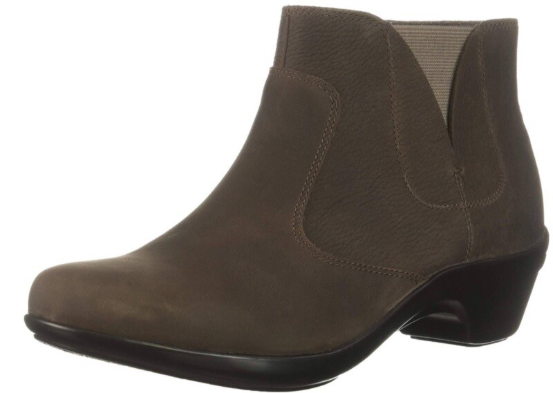 ARAVON KITT BOOTIE
WOMEN'S SIZE 6 - #UNPAIR (RIGHT)