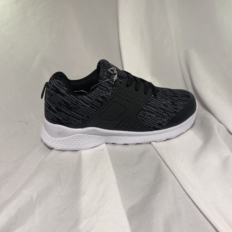 ULTRALIGHTS ULTRACOMFORT SNEAKER
KIDS' SIZE 1 - #UNPAIR (RIGHT)