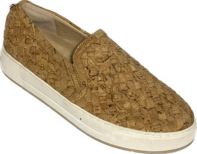 DONALD PLINER RALLY LOAFER (Sample)
WOMEN'S SIZE 6 - #UNPAIR (LEFT AND RIGHT AVAILABLE*)