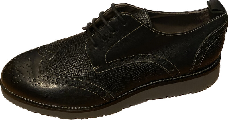DONALD PLINER WINGTIP DRESS SHOE (SAMPLE)
MEN'S SIZE 9 M - #UNPAIR (LEFT)