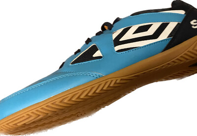 UMBRO SALA II CT  (Sample)  MEN'S SIZE 9 - #UNPAIR (LEFT)