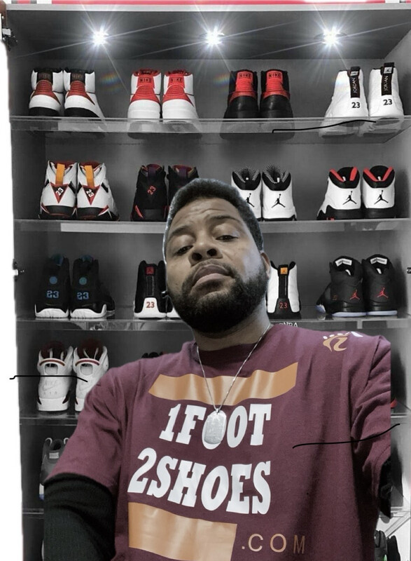"1Foot2Shoes.com" Unisex Short-sleeved t-shirt