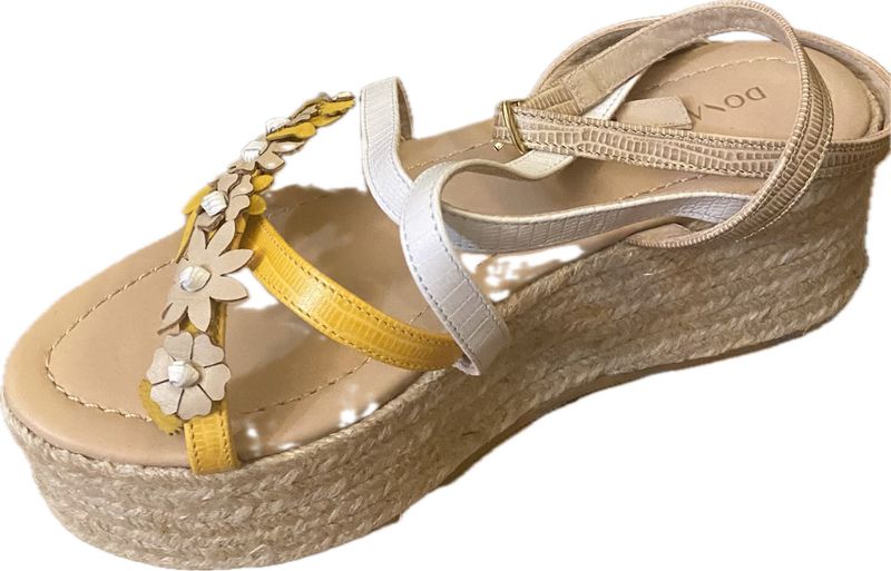 DONALD PLINER  SALVADOR SANDAL (Sample)  WOMEN'S SIZE 6 M - #UNPAIR (LEFT AND RIGHT AVAILABLE)