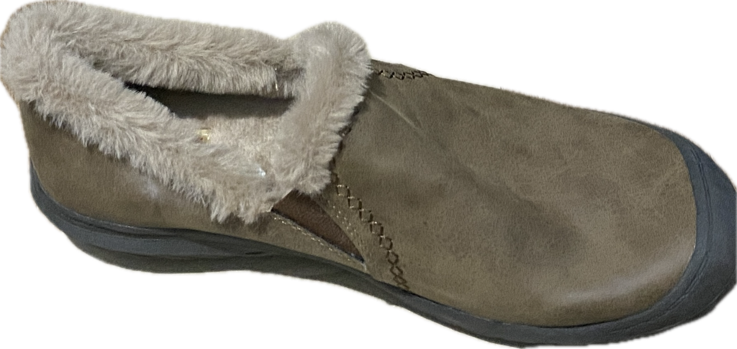 J SPORT WILLA FUR LINED BOOTIE COMFORT SHOE WOMEN'S SIZE 10M - #UNPAIR (RIGHT) J SPORT WILLA FUR LINED BOOTIE COMFORT SHOE WOMEN'S SIZE 10M - #UNPAIR (RIGHT)