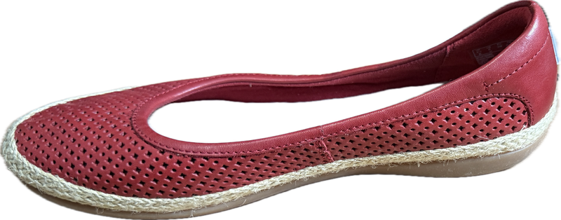 COLLECTION BY CLARKS DANELLY ADIRA SLIP-ON   WOMEN'S SIZE 8 - #UNPAIR (RIGHT)